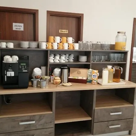Ludvig Panzio Bed & Breakfast