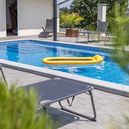 Bed & Breakfast Ludvig Panzio Villany